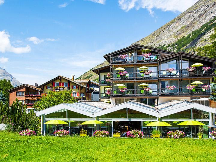 Immagine prodotto Smartbox Séjour romantique dans le canton du Valais : 1 nuit en hôtel 4* avec souper aux chandelles (2 pers.)
