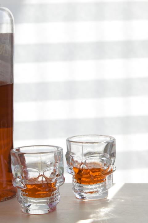 Actual product image Kikkerland Skull Shot (5.88 dl, 4 x, Shot glass)