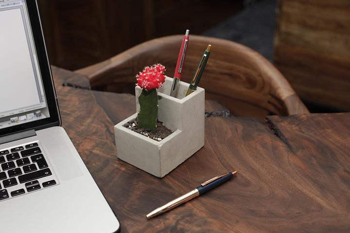 Actual product image Kikkerland Concrete Desktop Planter