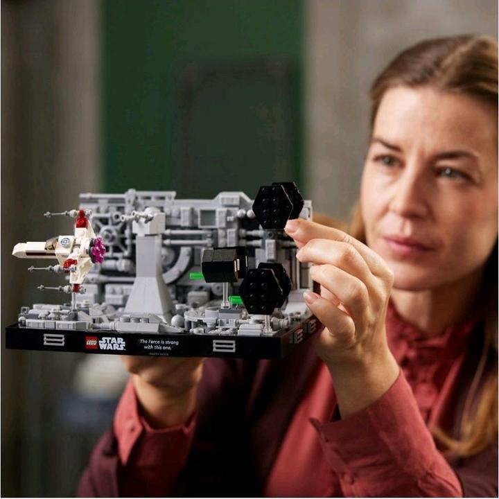 Immagine prodotto LEGO Diorama della corsa in trincea della Morte Nera (75329, LEGO Star Wars)