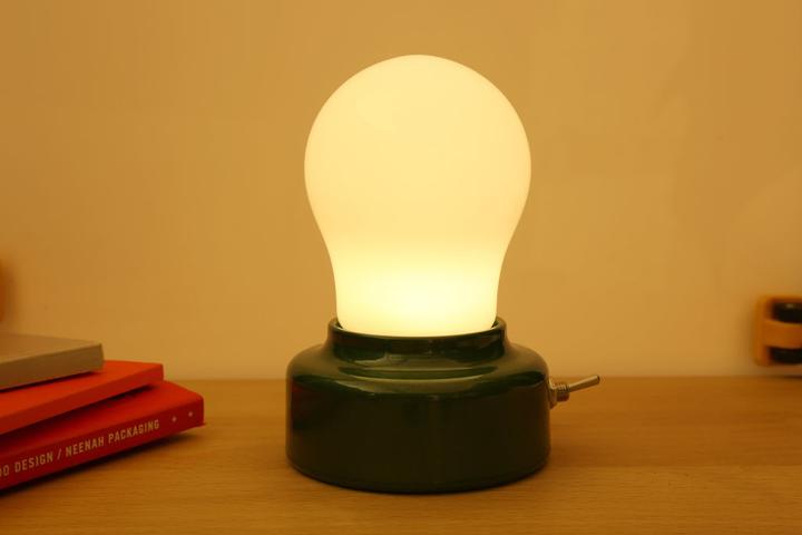 Image du produit Kikkerland Bulb Light