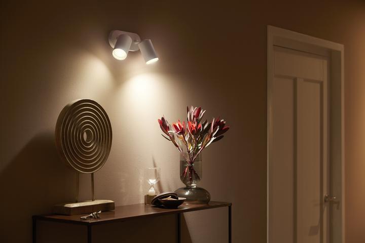 Actual product image Philips Hue Fugato Base BT (700 lm, GU10)