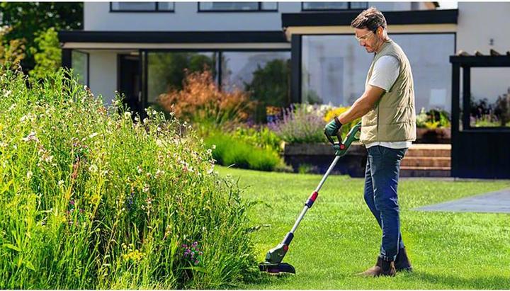 Image du produit Bosch Home & Garden UniversalGrassCut 18V-26-500 Set (Fils coupe-herbe)