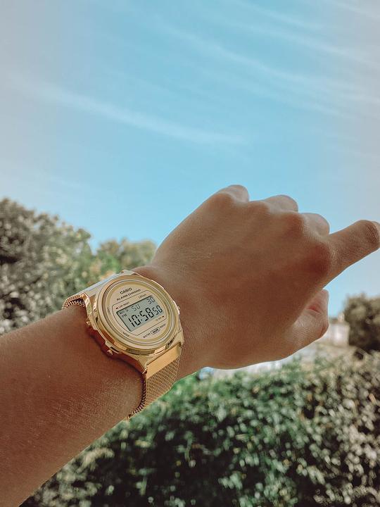 Produktbild Casio Vintage - A171WEMG-9AEF (Uhr mit Schmuckstein, 36.60 mm)