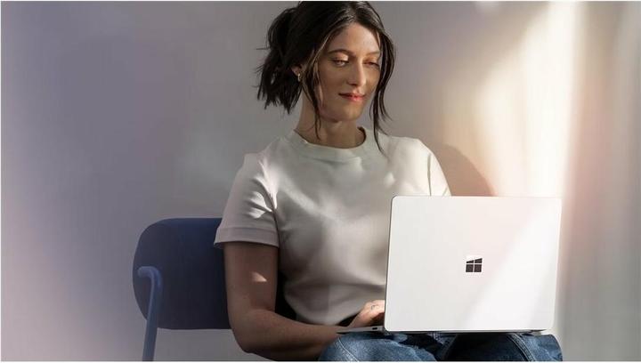 Immagine prodotto Microsoft Surface Laptop 7th Edition per il business (con alimentatore) - Copilot+ PC (13.80", Snapdragon X Plus X1P-64-100, 16 GB, 512 GB, CH)