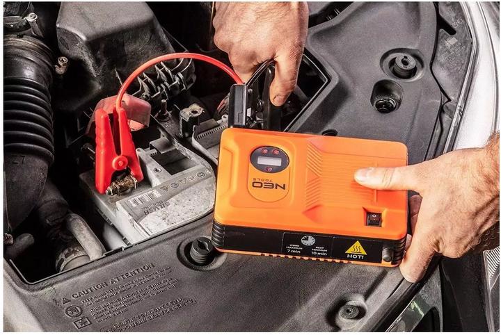 Immagine prodotto Neo Tools Unità di avvio (unità Jumpastarter, alimentatore - 14Ah, compressore 3,5BAR, torcia elettrica) (400 A, 14000 mAh)