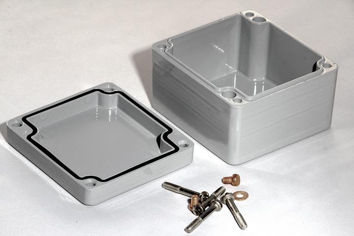 Actual product image Hammond Universal housing. (Housing)