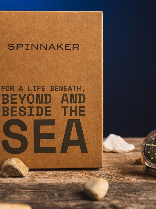 Actual product image Spinnaker SP-5068-02 Hull Chronograph 42mm 10ATM (Chronograph, 42 mm)