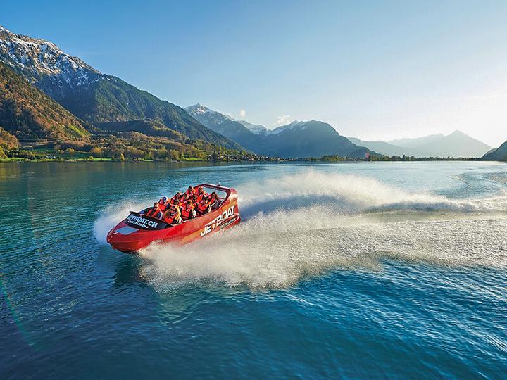 Immagine prodotto Smartbox Plaisir aquatique à Interlaken : tour in jet boat con briefing per 1 bambino (1 pers.)