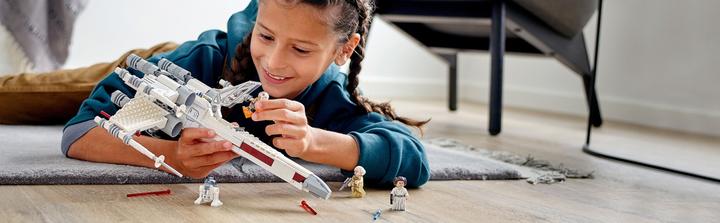 Actual product image LEGO Luke Skywalker's X-Wing Fighter (75301, LEGO Star Wars)
