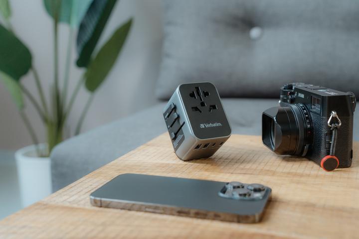Produktbild Verbatim Universal Travel Adapter