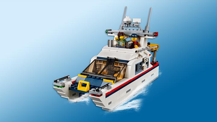 Actual product image LEGO Holidays (31052, LEGO Creator Expert)