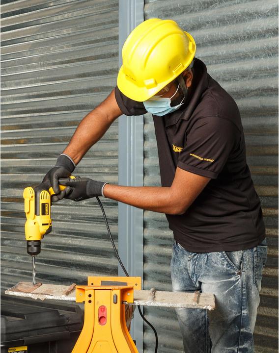 Actual product image DeWalt DWD112S-QS (Electrical connection)