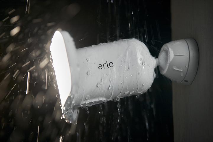 Produktbild Arlo Pro 3 Floodlight Kamera, weiss (2560 x 1440 Pixels)