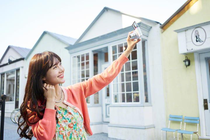 Produktbild Sony Cyber-Shot DSC WX500 (4.1 - 123 mm, 18.20 Mpx, 1/2,3'')