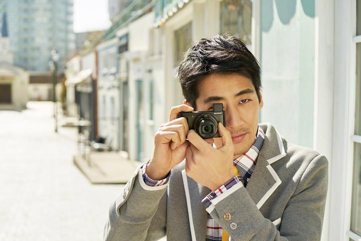 Actual product image Sony Cyber-shot DSC HX90V (24 - 720 mm, 18.20 Mpx, 1/2,3'')