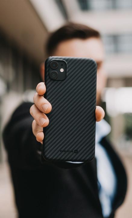 Produktbild Evelatus iPhone 11 Premium Carbon Case ECCI11 (Apple iPhone 11)