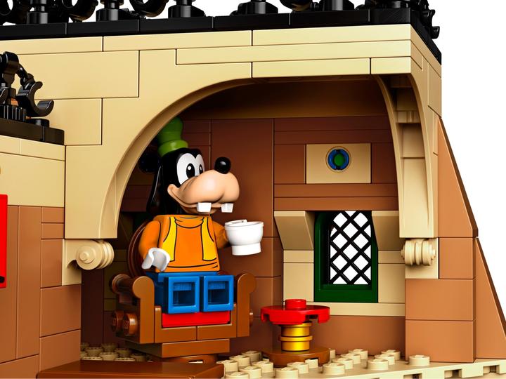 Actual product image LEGO Disney train with station (71044, LEGO Rare Sets)