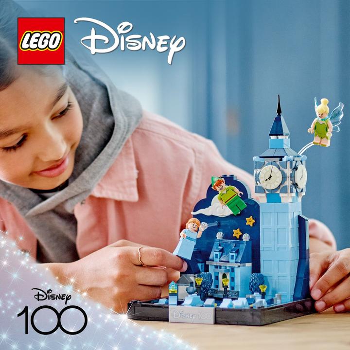 Actual product image LEGO Disney Peter Pan's & Wendy's Flight Over London (43232, LEGO Disney)