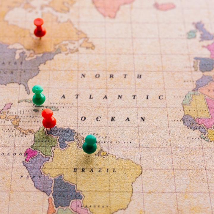 Woody Map - Watercolor - XL - Old School (Bulletin board, World map, 90 x 60 cm)