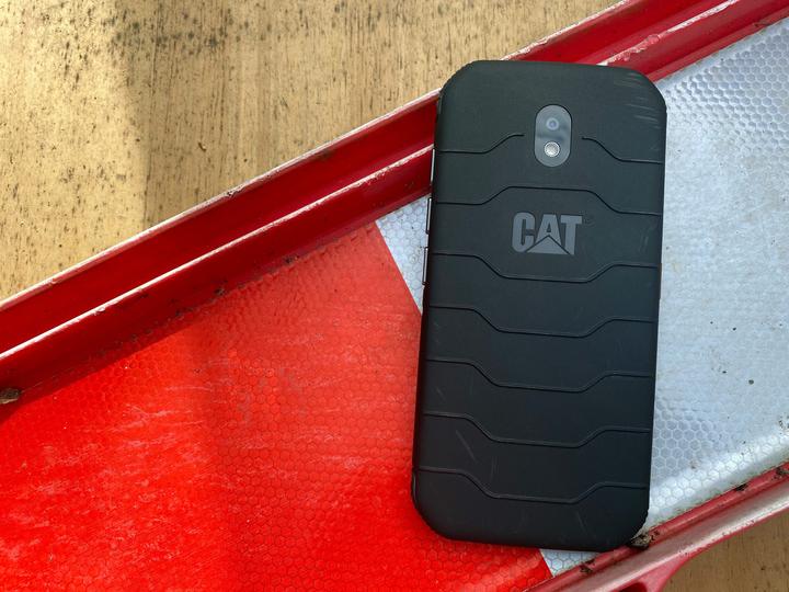 Actual product image Cat S42 (32 GB, Black, 5.50", Dual SIM, 13 Mpx, 4G)