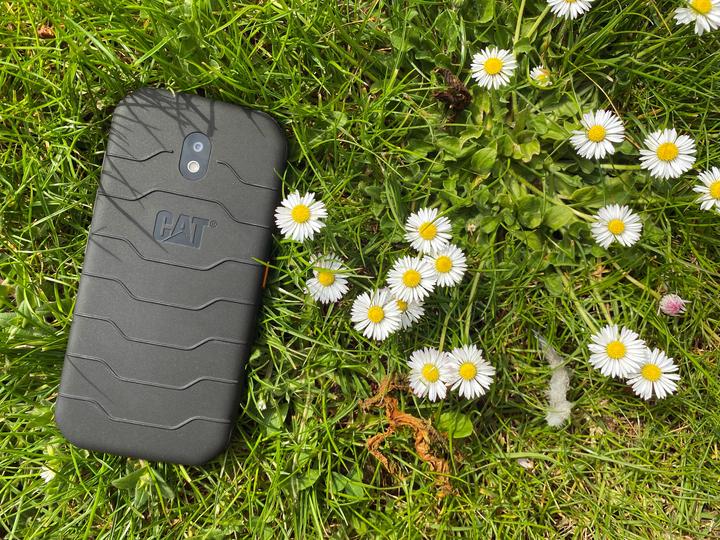 Actual product image Cat S42 (32 GB, Black, 5.50", Dual SIM, 13 Mpx, 4G)