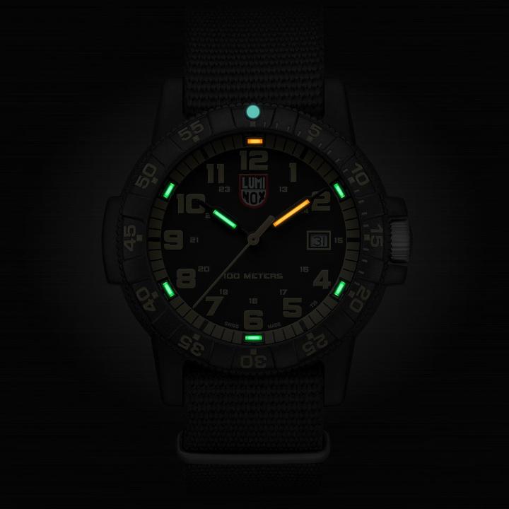 Actual product image Luminox Leatherback Sea Turtle Giant 0320 Series (Swiss made, Analogue wristwatch, 44 mm)