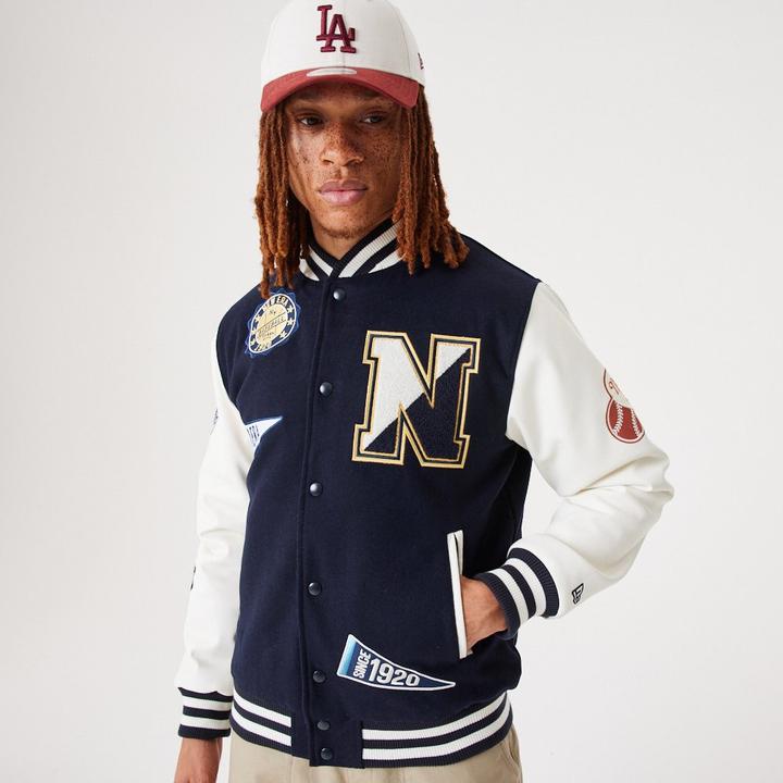 Produktbild New Era Varsity College Jacke - Heritage All Over Patch - XX (XXL)