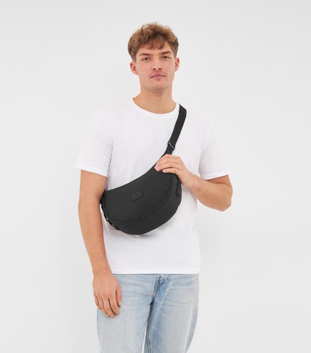 Produktbild Johnny Urban Half Moon Bag Kaia Small
