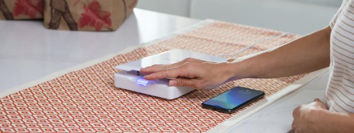 Immagine prodotto InvisibleShield Sistema di pulizia per smartphone UV