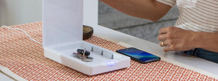 Immagine prodotto InvisibleShield Sistema di pulizia per smartphone UV