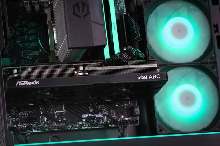 Actual product image Actina Gaming GameOn (Intel Core i5-12400F, 32 GB, 1000 GB, Arc A580)