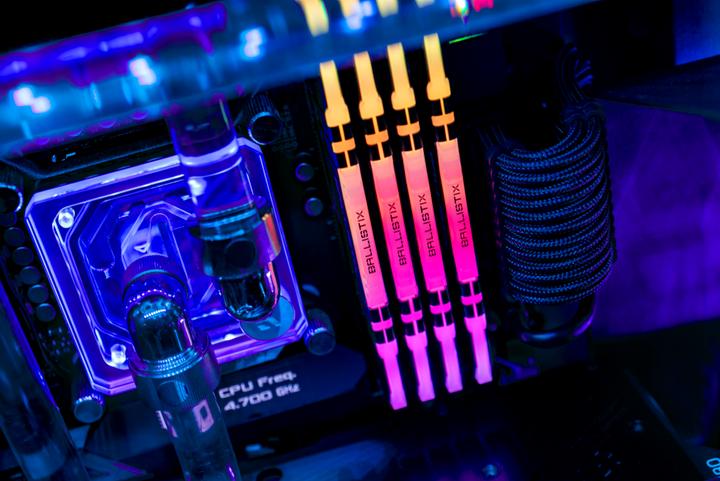 Immagine prodotto Crucial Ballistix RGB (2 x 16GB, 3600 MHz, DDR4-RAM, DIMM)