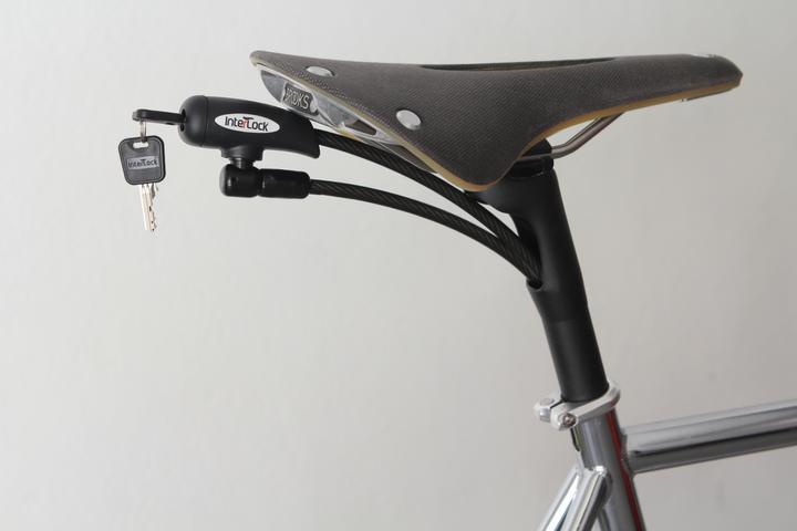 Actual product image Interlock Seatpost lock 27.2mm (27.20 mm)