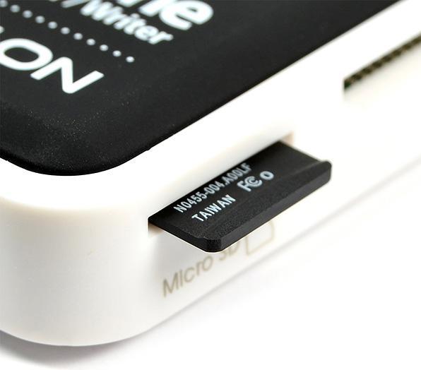 Produktbild Axagon CRE-X1 - CF - CF Typ II - MMC - MMC Mobile - MMCmicro - MS Duo - MS PRO - Speich (USB 2.0)