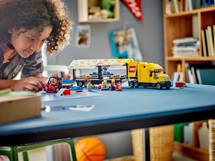 Actual product image LEGO Truck (60440, LEGO City)