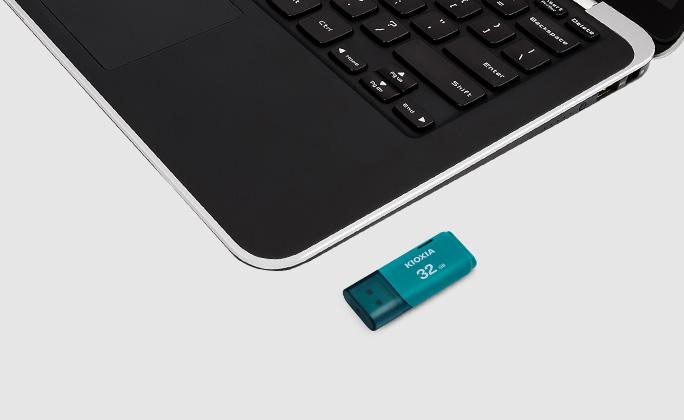 Actual product image Kioxia TransMemory U202 (32 GB, USB-A, USB 2.0)