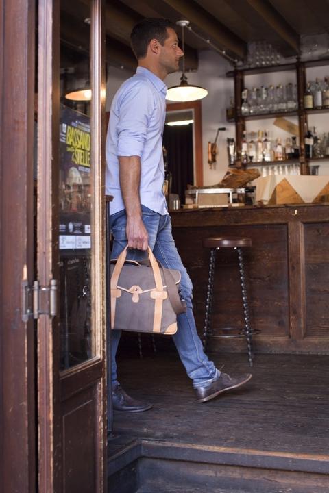 Produktbild Barber Shop Bob Cut Messenger Leder Schwarz (Kamera Schultertasche)