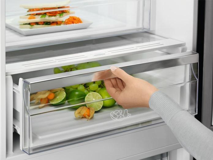 Actual product image Electrolux LNT7ME36X3 (366 l)