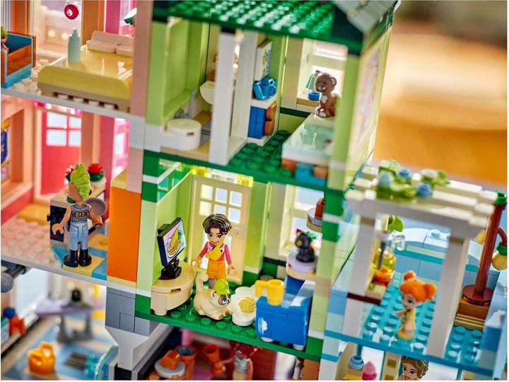 Produktbild LEGO Heartlake City Wohn- und Einkaufsstrasse (42670, LEGO Friends)