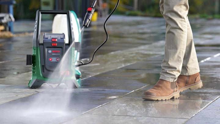 Productafbeelding Bosch Home & Garden BOSCH UniverseleAquatak 36V-100 snoerloze hogedrukreiniger (Oplaadbare batterij)