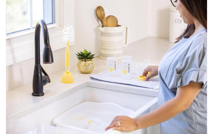 Actual product image Medela quick clean