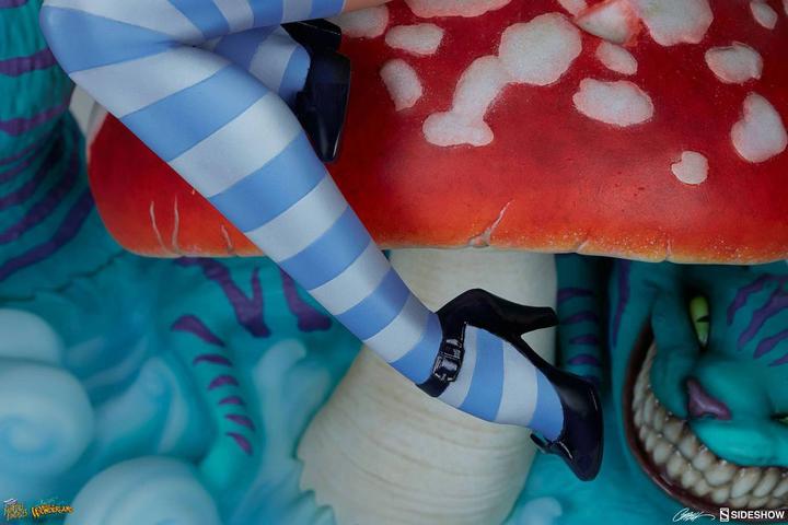 Actual product image Sideshow Fairytale Fantasies Collection "Alice in Wonderland" Statue