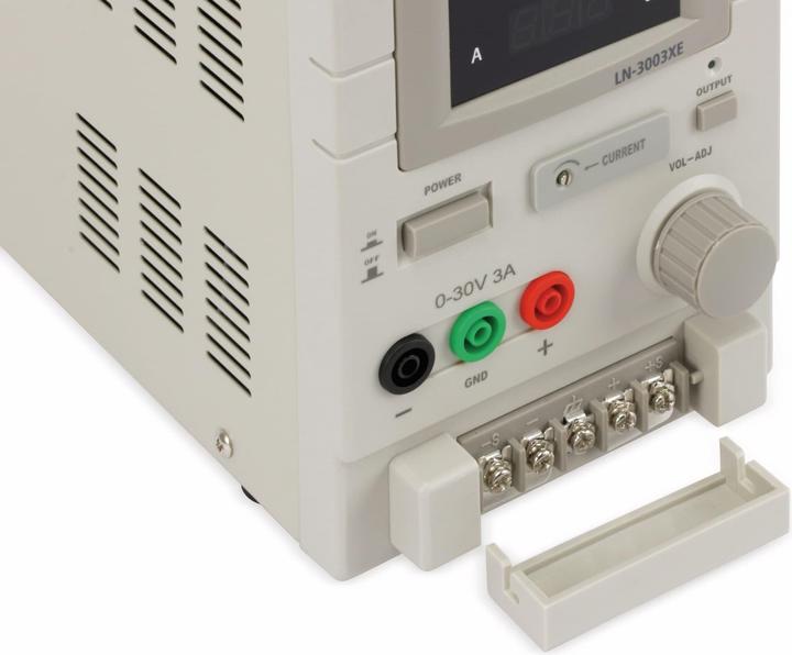 Actual product image QuatPower Power supply LN-3003XE, LED 0...30V-, 0...3A, sockets/terminals