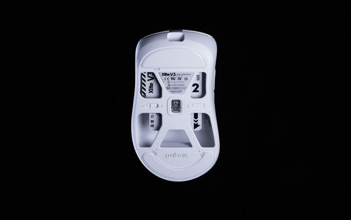 Produktbild Pulsar Gaming Gears Xlite V3 - Mini Size 1 (Kabellos, Kabelgebunden)