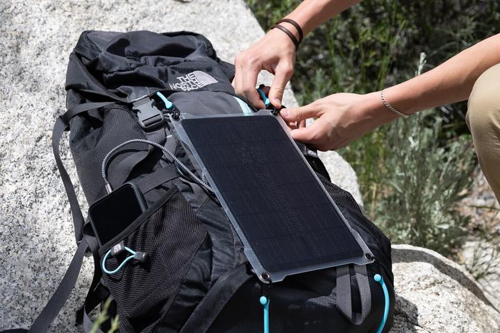 Image du produit Pale Blue Approach Solar Panel (7 W, 0.31 kg)