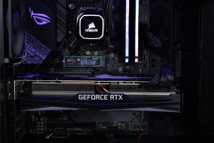 Produktbild Mifcom Savage (Intel Core i9-9900K, 32 GB, 1000 GB, GeForce RTX 2080 Ti)