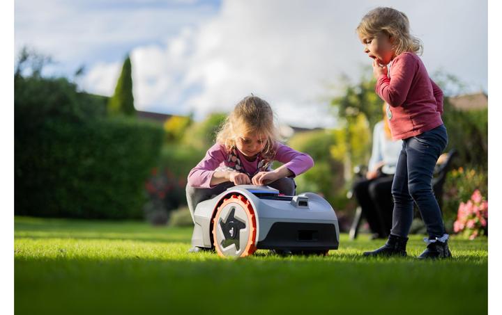 Actual product image Segway-Navimow i105E (500 m², Without boundary wire)