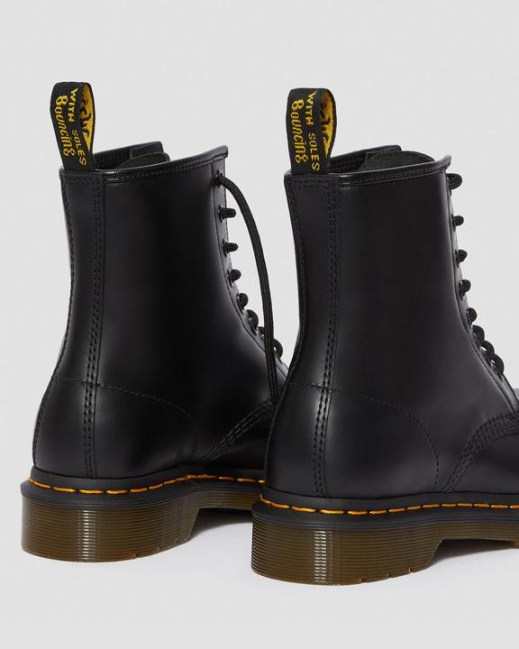 Actual product image Dr. Martens boots (38)