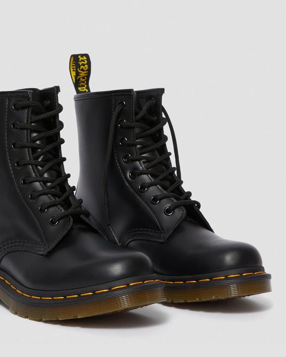 Actual product image Dr. Martens boots (38)